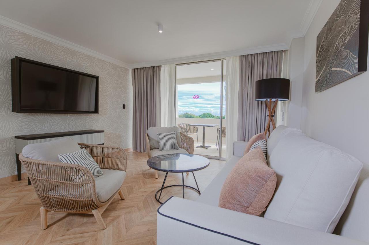 Dominican Fiesta Hotel Santo Domingo Bagian luar foto Living room