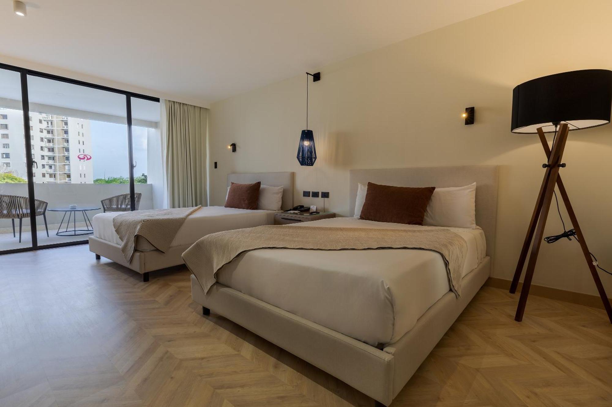 Dominican Fiesta Hotel Santo Domingo Bagian luar foto A room at the hotel